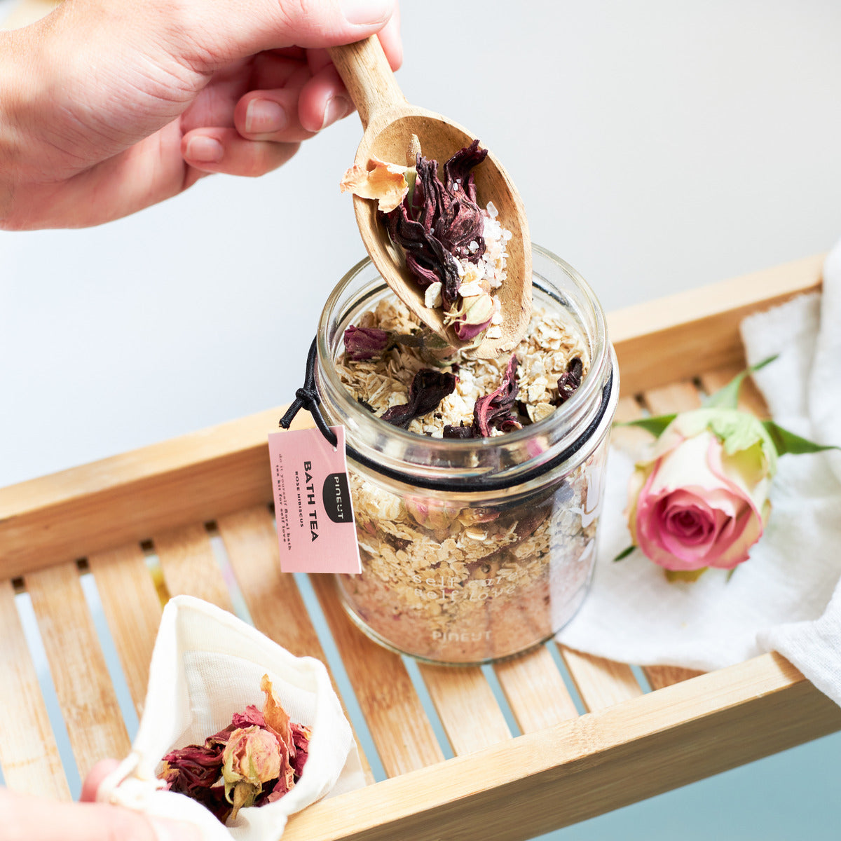 Badthee | pot | Rose & Hibiscus | Home Spa | Thuis Wellness