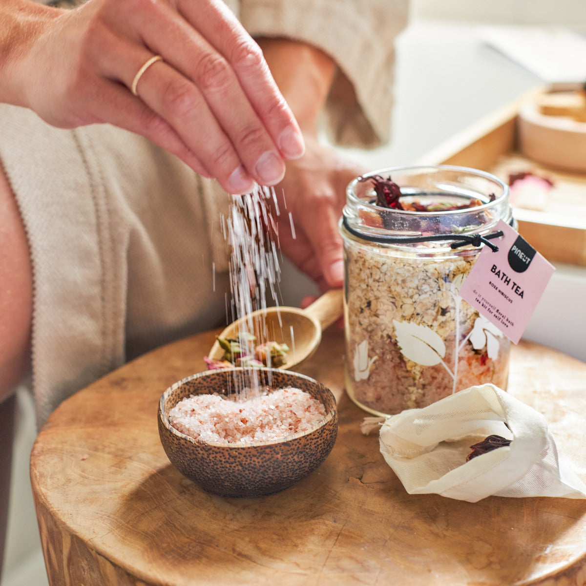 Badthee | pot | Rose & Hibiscus | Home Spa | Thuis Wellness