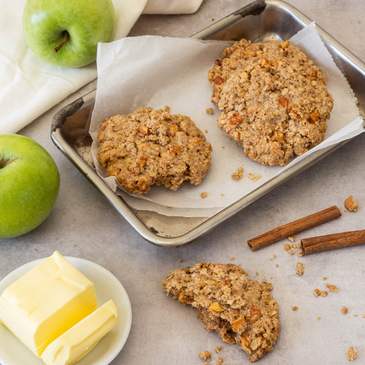 Baking apple cinnamon cookies | DIY cookie mix in a jar | Pineut