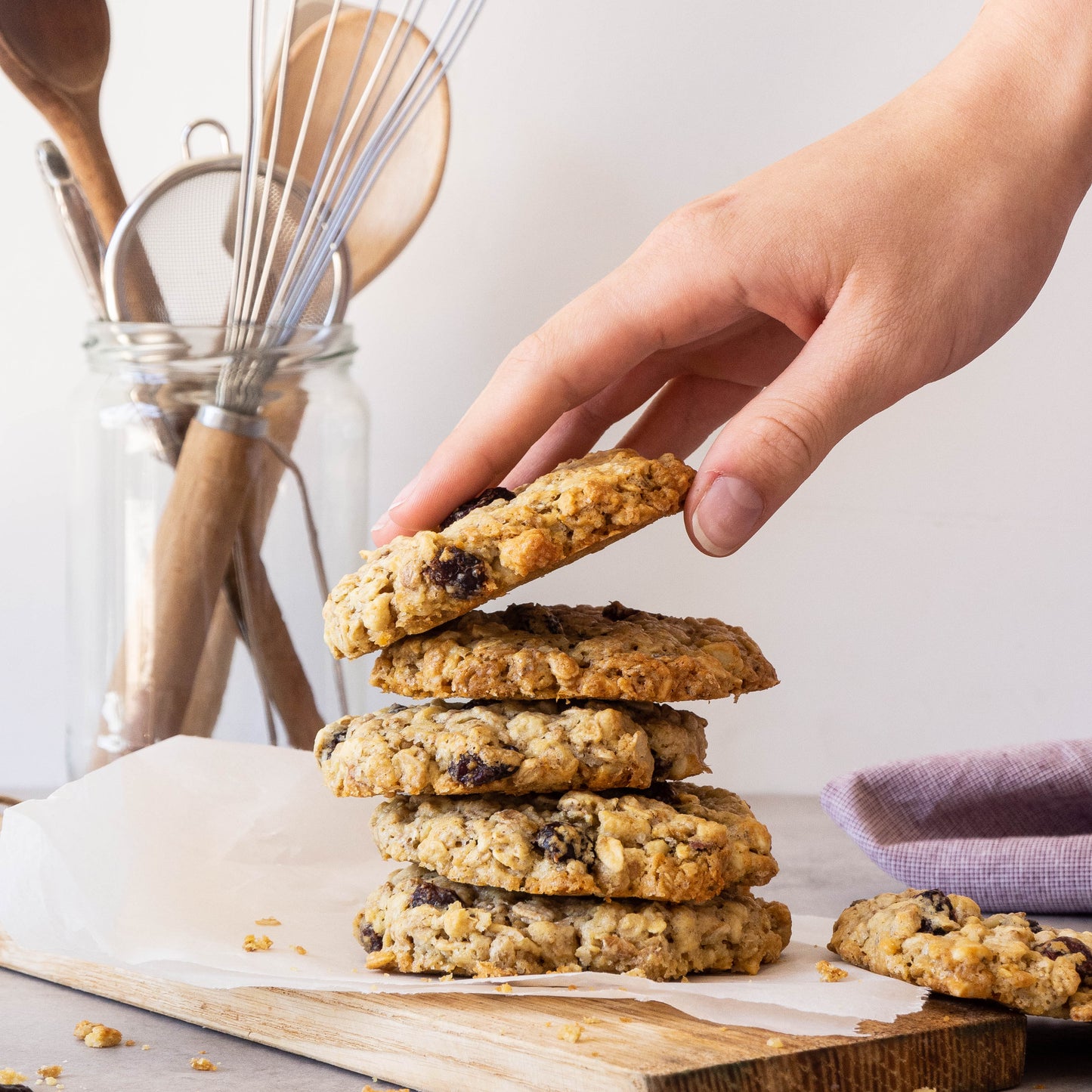 Cookie | jar | Cranberry-cashew - A dizzying hug